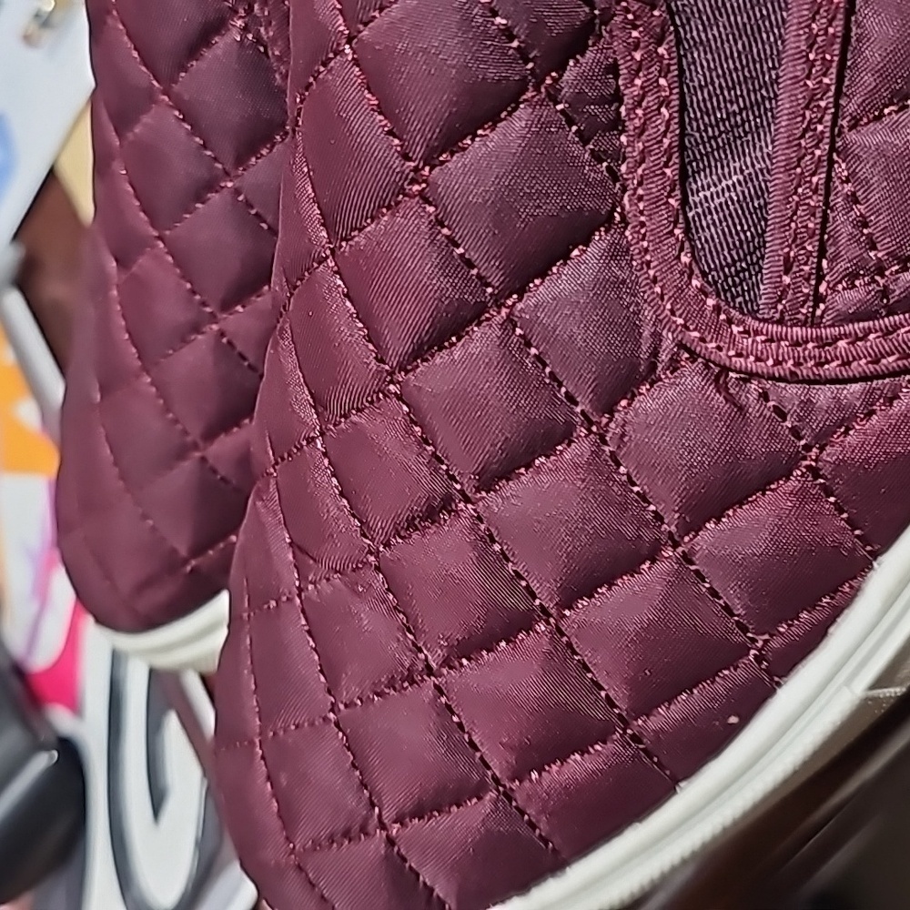 Time And Tru Memory Foam Slip On Burgundy size 9 - Picture 6 of 7